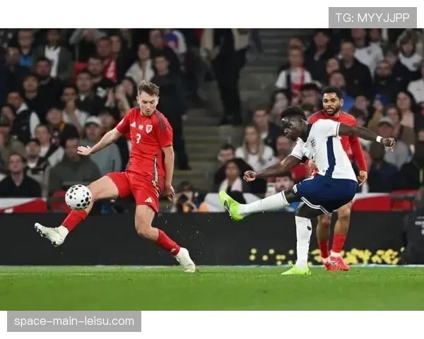 特写：伤愈复出后，布卡约-萨卡首次回归英格兰队合练